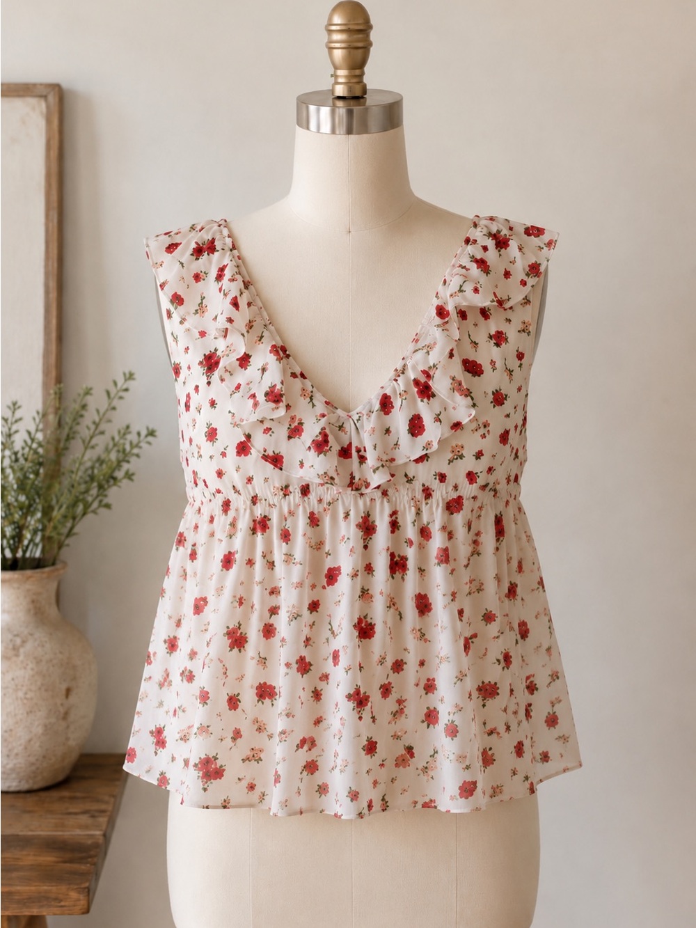 Suzanne Betro Cream Floral Ruffle Sleeveless Top